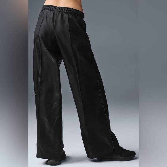 ALO Black Afterglow Wide Leg Track Pants M - Picture 3 of 10